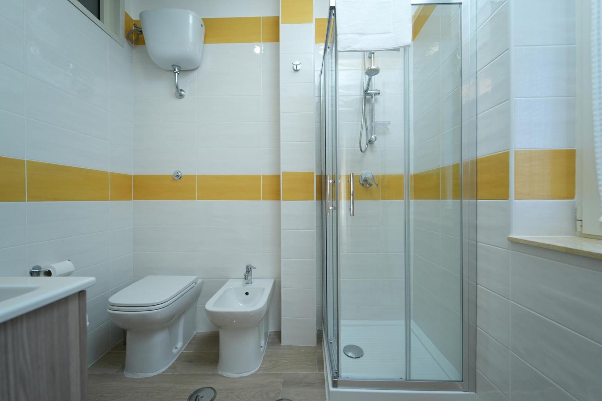 Panorama Vesuvius Affittacamere Guesthouse With Lift Near To Subway In Napoli Center Bagian luar foto