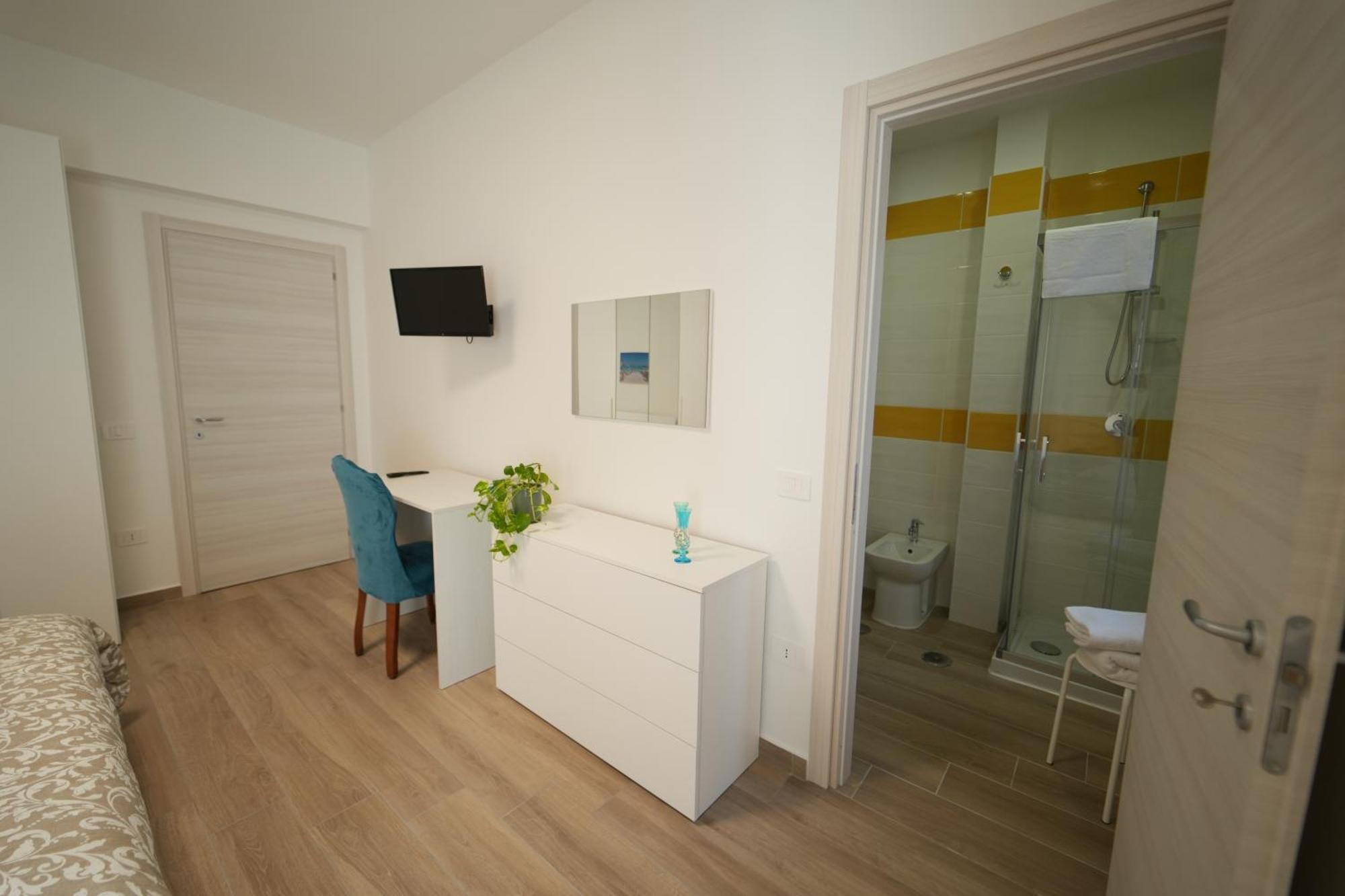 Panorama Vesuvius Affittacamere Guesthouse With Lift Near To Subway In Napoli Center Bagian luar foto