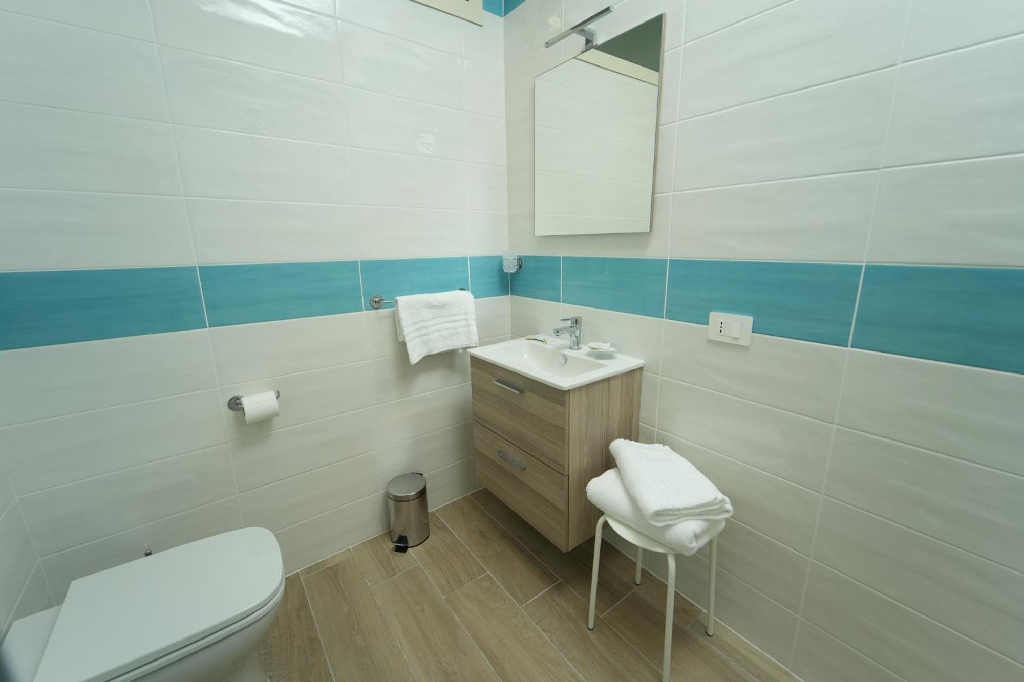 Panorama Vesuvius Affittacamere Guesthouse With Lift Near To Subway In Napoli Center Bagian luar foto