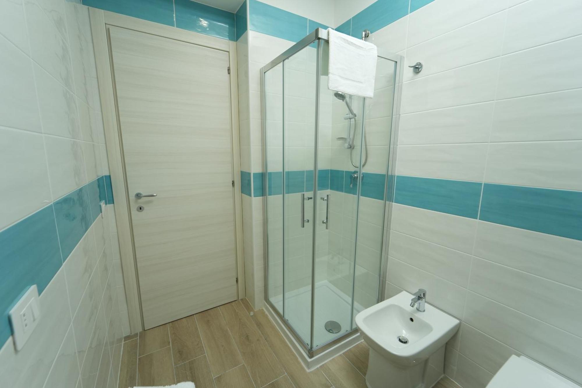Panorama Vesuvius Affittacamere Guesthouse With Lift Near To Subway In Napoli Center Bagian luar foto